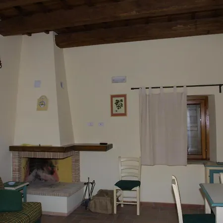 Villamagina Sleeps 6 Pool Wifi * Sellano